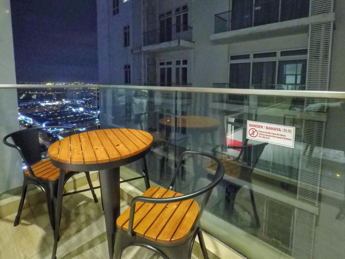 Apartamento de 111 m2, 3 quarto(s) e 3 banheiro(s) em Centro de Johor Bahru Exterior foto
